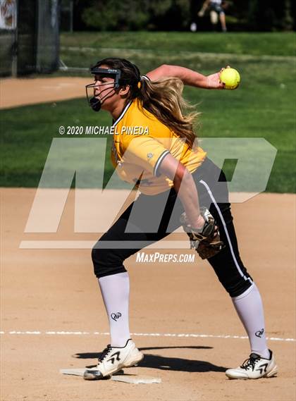 Thumbnail 3 in Calvary Chapel vs. Foothill (Laguna Hills Classic) photogallery.
