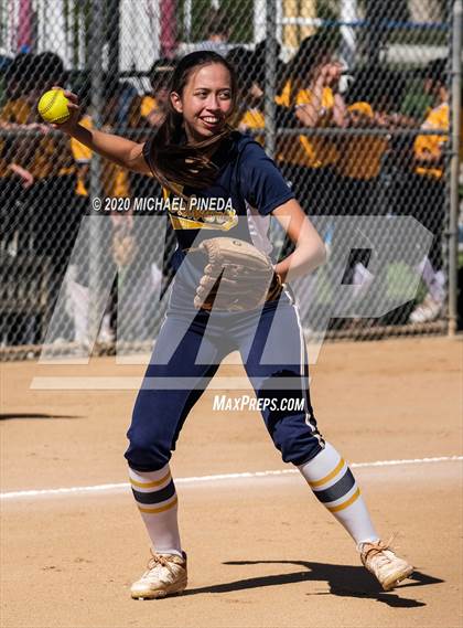 Thumbnail 2 in Calvary Chapel vs. Foothill (Laguna Hills Classic) photogallery.