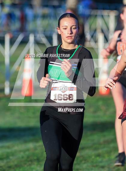 Thumbnail 2 in UIL 3A Girls Cross Country State Final photogallery.
