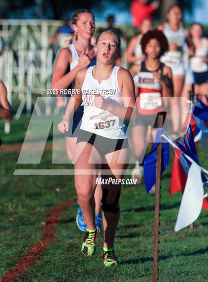 Thumbnail 2 in UIL 3A Girls Cross Country State Final photogallery.