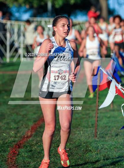 Thumbnail 1 in UIL 3A Girls Cross Country State Final photogallery.
