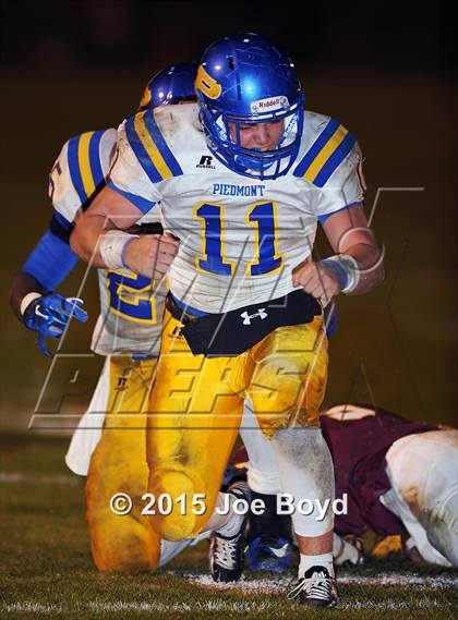 Thumbnail 2 in Piedmont vs. Madison Academy (AHSAA 3A Quarterfinal) photogallery.