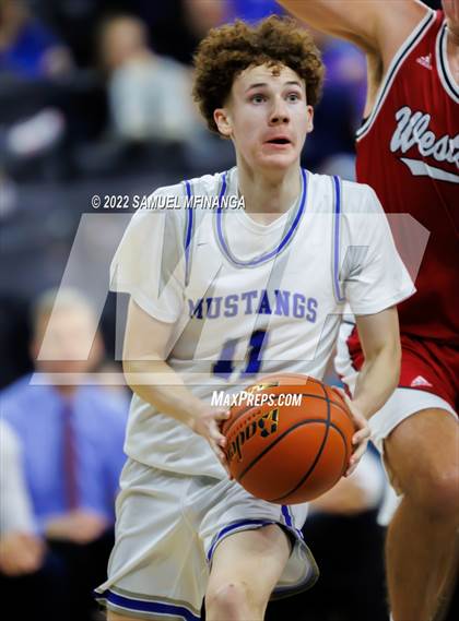 Thumbnail 3 in Millard North vs. Omaha Westside photogallery.