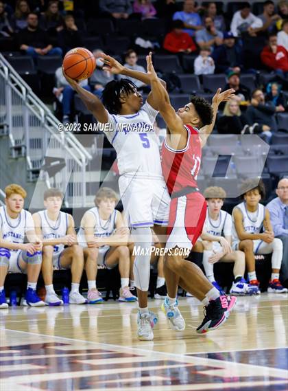 Thumbnail 3 in Millard North vs. Omaha Westside photogallery.