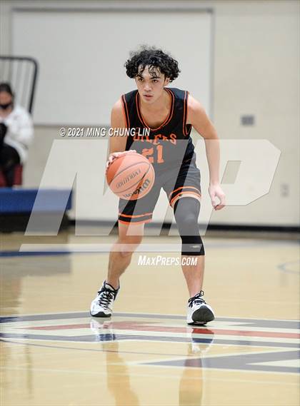 Thumbnail 2 in St. Margaret's vs. Huntington Beach (North South Challenge) photogallery.
