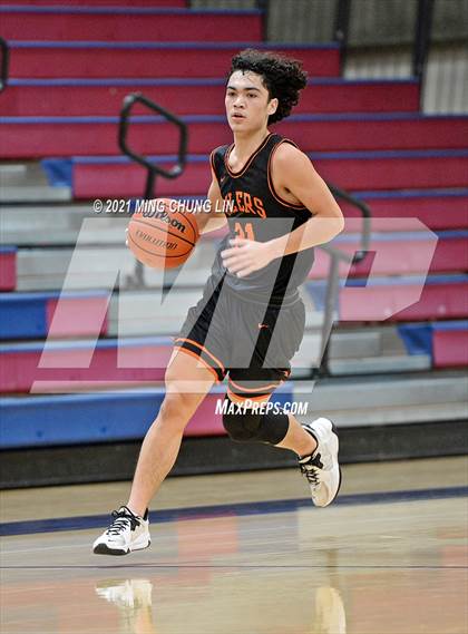 Thumbnail 2 in St. Margaret's vs. Huntington Beach (North South Challenge) photogallery.