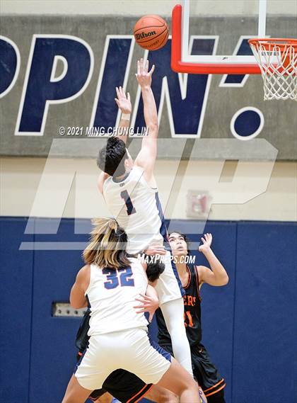 Thumbnail 1 in St. Margaret's vs. Huntington Beach (North South Challenge) photogallery.