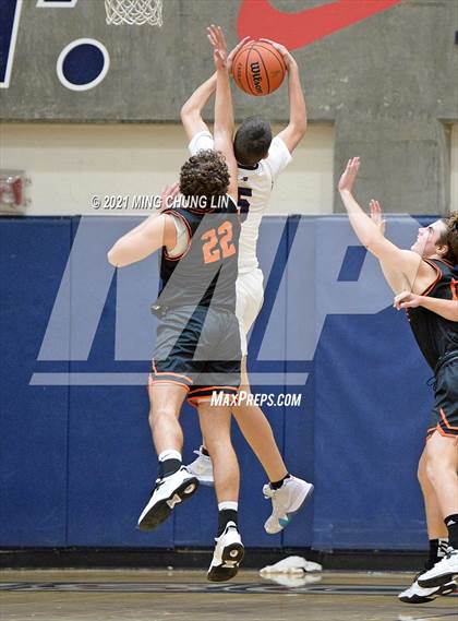 Thumbnail 2 in St. Margaret's vs. Huntington Beach (North South Challenge) photogallery.