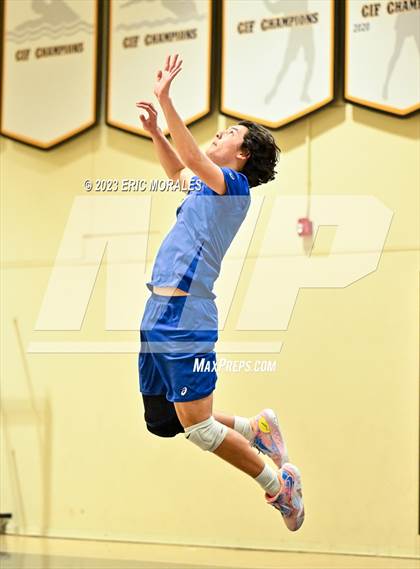 Thumbnail 2 in Grossmont @ El Capitan photogallery.
