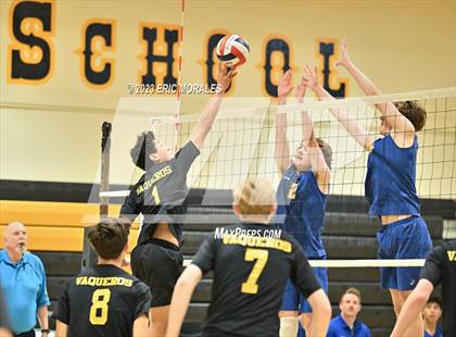 Thumbnail 2 in Grossmont @ El Capitan photogallery.
