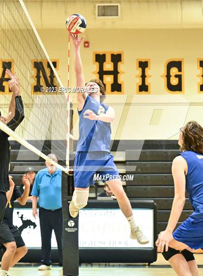 Thumbnail 1 in Grossmont @ El Capitan photogallery.
