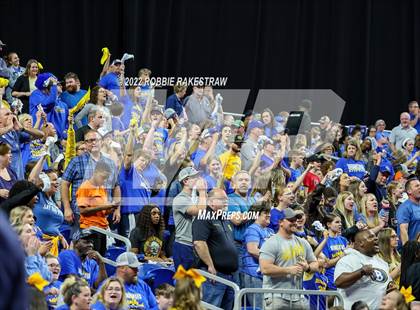 Thumbnail 1 in Hardin-Jefferson vs. Brownsboro (UIL 4A State Final) photogallery.