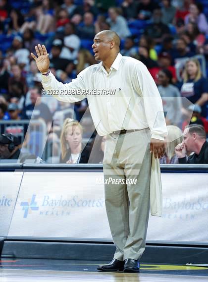Thumbnail 1 in Hardin-Jefferson vs. Brownsboro (UIL 4A State Final) photogallery.