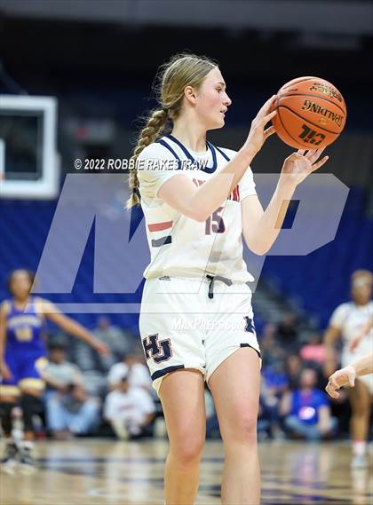 Thumbnail 1 in Hardin-Jefferson vs. Brownsboro (UIL 4A State Final) photogallery.