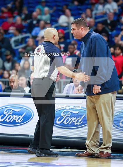 Thumbnail 3 in Hardin-Jefferson vs. Brownsboro (UIL 4A State Final) photogallery.