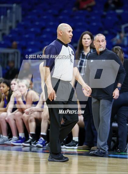 Thumbnail 1 in Hardin-Jefferson vs. Brownsboro (UIL 4A State Final) photogallery.