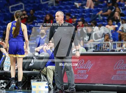 Thumbnail 2 in Hardin-Jefferson vs. Brownsboro (UIL 4A State Final) photogallery.