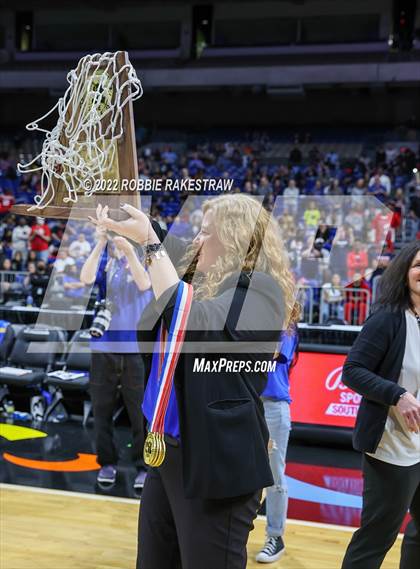 Thumbnail 3 in Hardin-Jefferson vs. Brownsboro (UIL 4A State Final) photogallery.