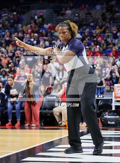 Thumbnail 1 in Hardin-Jefferson vs. Brownsboro (UIL 4A State Final) photogallery.