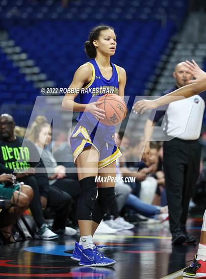 Thumbnail 3 in Hardin-Jefferson vs. Brownsboro (UIL 4A State Final) photogallery.