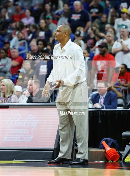 Thumbnail 2 in Hardin-Jefferson vs. Brownsboro (UIL 4A State Final) photogallery.
