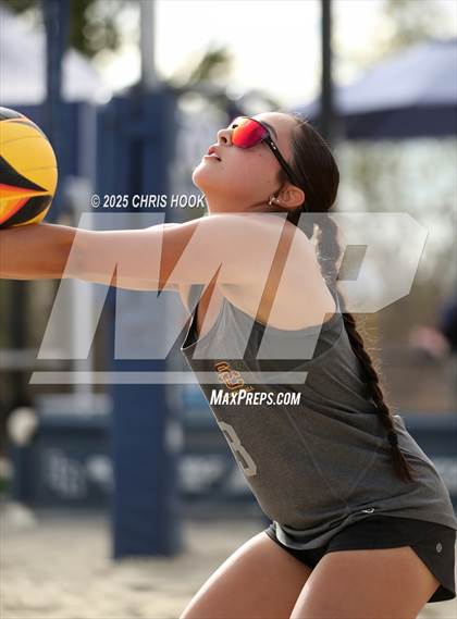 Thumbnail 2 in Salpointe Catholic vs O'Connor (CatBox Classic Beach Invitational) photogallery.