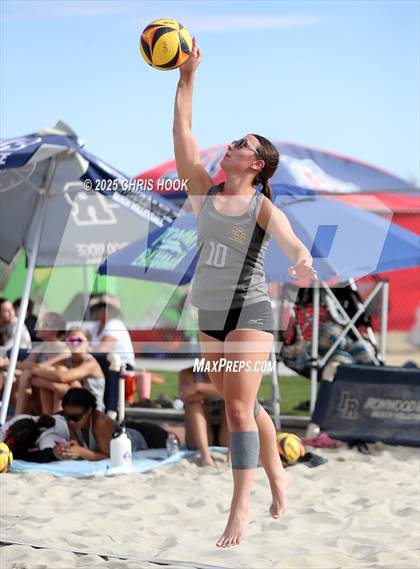 Thumbnail 1 in Salpointe Catholic vs O'Connor (CatBox Classic Beach Invitational) photogallery.
