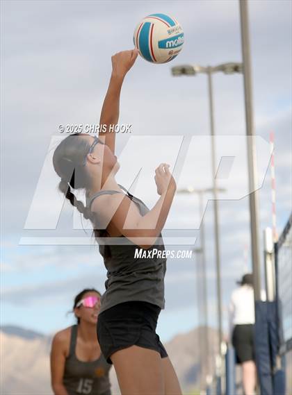 Thumbnail 3 in Salpointe Catholic vs O'Connor (CatBox Classic Beach Invitational) photogallery.