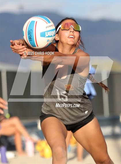 Thumbnail 3 in Salpointe Catholic vs O'Connor (CatBox Classic Beach Invitational) photogallery.