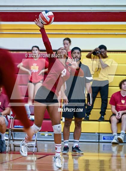 Thumbnail 1 in Harvard-Westlake @ Woodrow Wilson photogallery.