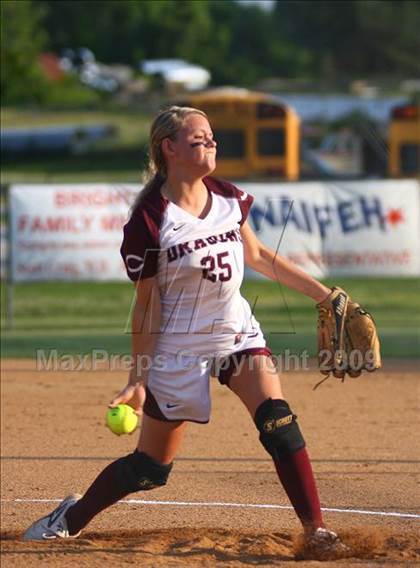 Thumbnail 2 in Collierville vs. Brighton (Region 7AAA Final) photogallery.