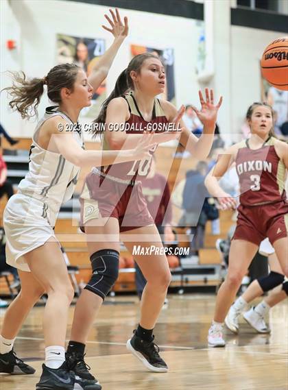 Thumbnail 1 in Dixon @ Croatan photogallery.