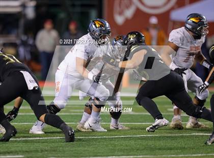 Thumbnail 2 in Skyridge vs. Lone Peak (UHSAA 6A Semifinal) photogallery.
