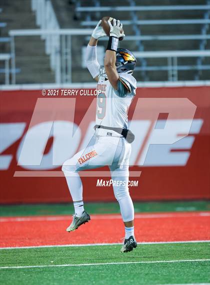 Thumbnail 2 in Skyridge vs. Lone Peak (UHSAA 6A Semifinal) photogallery.