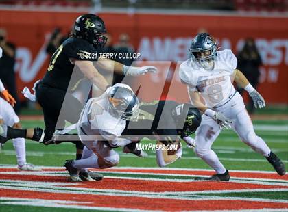 Thumbnail 2 in Skyridge vs. Lone Peak (UHSAA 6A Semifinal) photogallery.