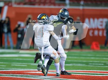 Thumbnail 2 in Skyridge vs. Lone Peak (UHSAA 6A Semifinal) photogallery.