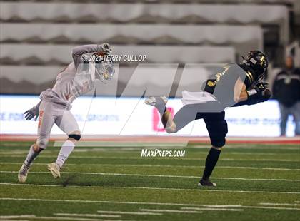 Thumbnail 2 in Skyridge vs. Lone Peak (UHSAA 6A Semifinal) photogallery.