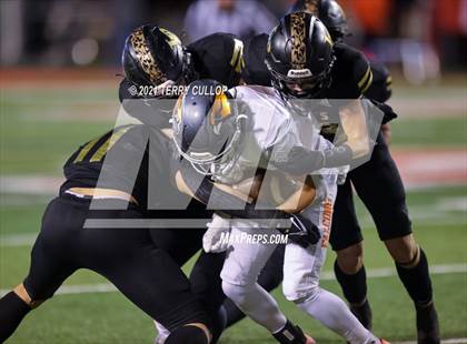 Thumbnail 1 in Skyridge vs. Lone Peak (UHSAA 6A Semifinal) photogallery.