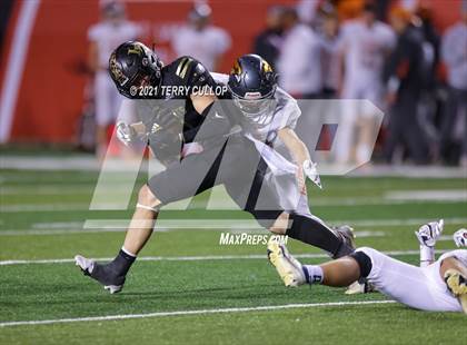 Thumbnail 2 in Skyridge vs. Lone Peak (UHSAA 6A Semifinal) photogallery.