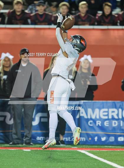 Thumbnail 1 in Skyridge vs. Lone Peak (UHSAA 6A Semifinal) photogallery.