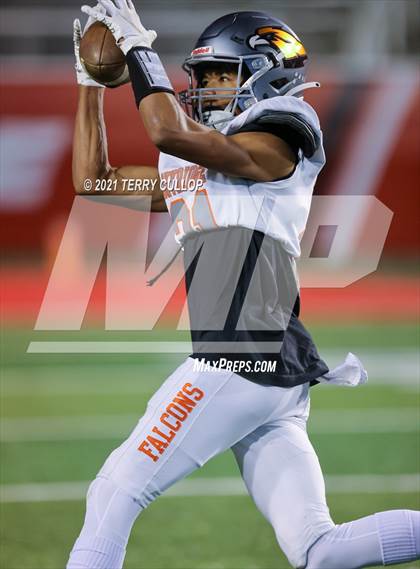 Thumbnail 1 in Skyridge vs. Lone Peak (UHSAA 6A Semifinal) photogallery.