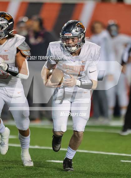 Thumbnail 2 in Skyridge vs. Lone Peak (UHSAA 6A Semifinal) photogallery.