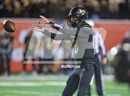 Thumbnail 3 in Skyridge vs. Lone Peak (UHSAA 6A Semifinal) photogallery.