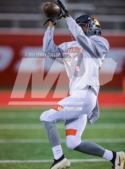 Thumbnail 3 in Skyridge vs. Lone Peak (UHSAA 6A Semifinal) photogallery.