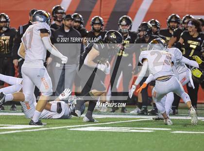 Thumbnail 1 in Skyridge vs. Lone Peak (UHSAA 6A Semifinal) photogallery.