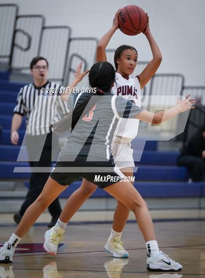 Thumbnail 3 in Corona del Sol vs Perry photogallery.