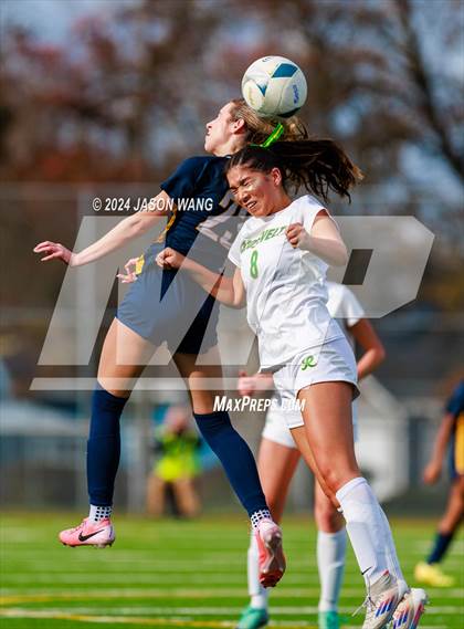 Thumbnail 3 in Roosevelt @ Bellevue (WIAA 3A Semifinal) photogallery.