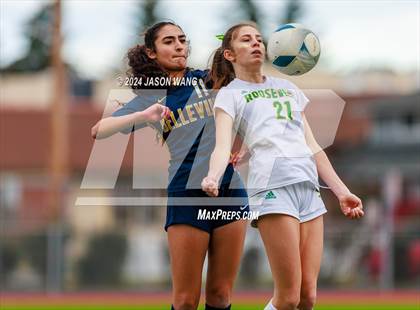 Thumbnail 2 in Roosevelt @ Bellevue (WIAA 3A Semifinal) photogallery.
