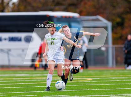 Thumbnail 3 in Roosevelt @ Bellevue (WIAA 3A Semifinal) photogallery.