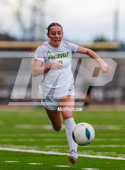 Thumbnail 1 in Roosevelt @ Bellevue (WIAA 3A Semifinal) photogallery.